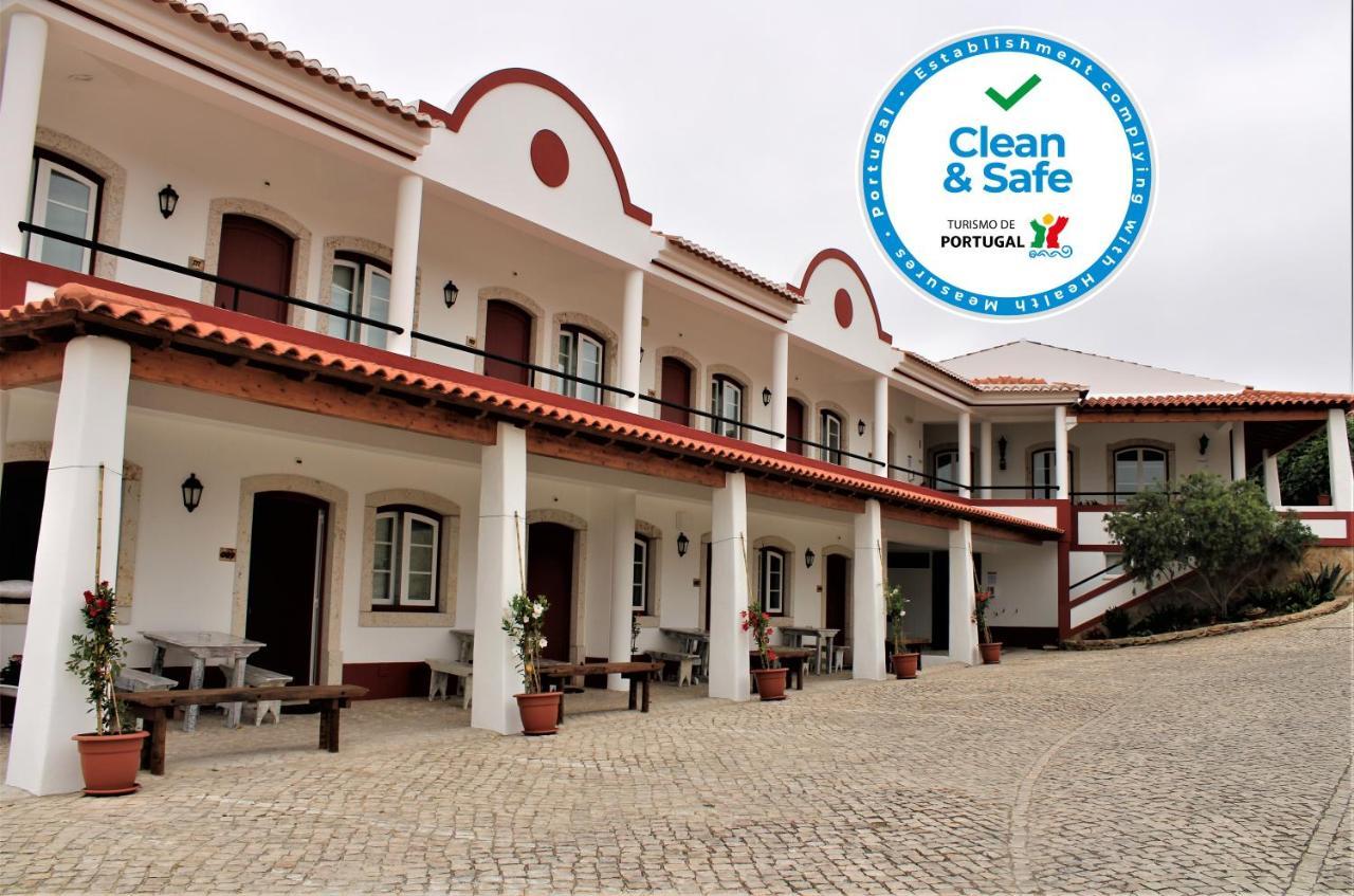 ホテル Patio Da Figueira トーレス・ヴェドラス エクステリア 写真