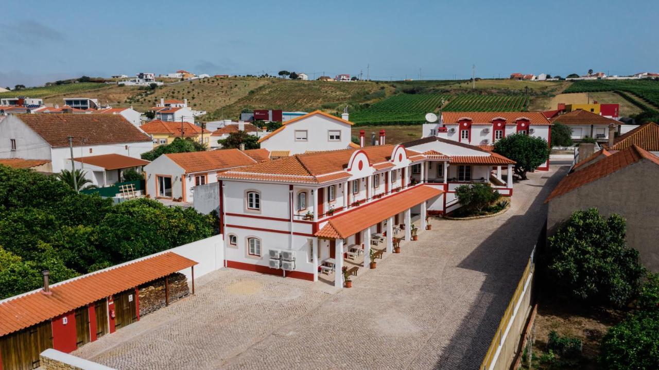 ホテル Patio Da Figueira トーレス・ヴェドラス エクステリア 写真