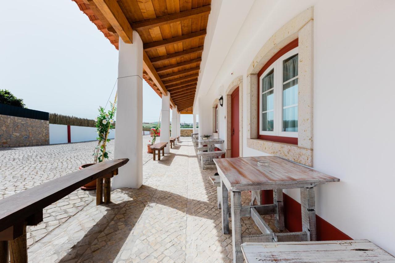 ホテル Patio Da Figueira トーレス・ヴェドラス エクステリア 写真